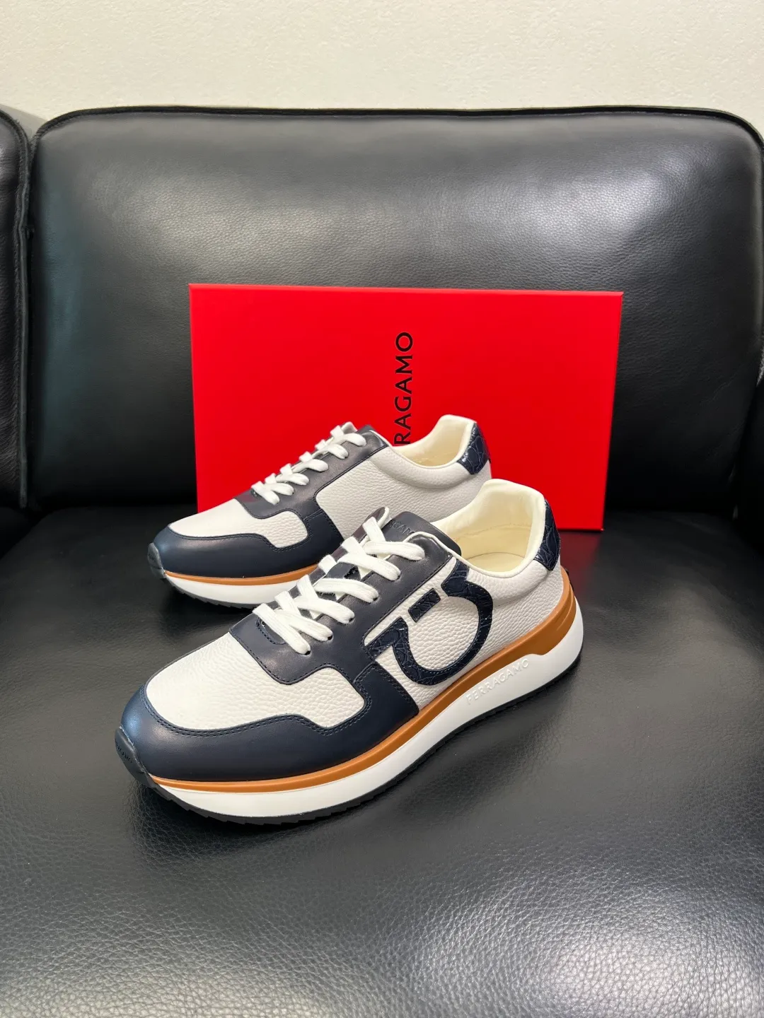 Men's shoes 💰840 Ferragamo High-quality top crafts Ferragamo counters sell original factory configuration at the same time, imported original cowhide from Italy, imported water-dyed cow lining, soles: original factory special original soles are super comfortable, original factory and single goods, welcome to compare at the same time at the counter, code number 38-44 (customized 45 46)